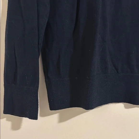 Banana Republic Men's Dark Navy Crewneck Sweater - Picture 3 of 5